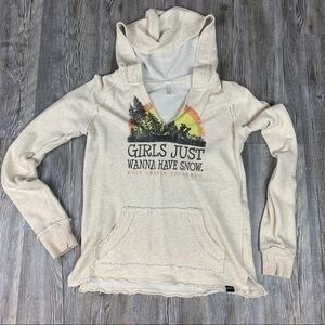 Tech Styles Distress Cream Wolf Creek Graphic Top